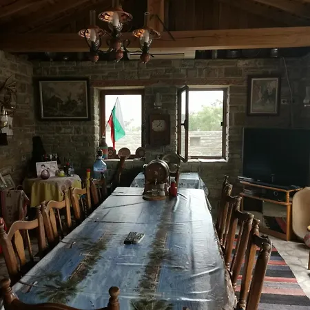 Affordable With Bbq 5 Min Drive From Lucy Alojamento de Acomodação e Pequeno-almoço Varna