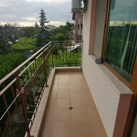 Panzió Affordable With Bbq 5 Min Drive From Lusi 3*