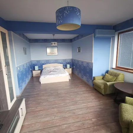 Panzió Affordable With Bbq 5 Min Drive From Lusi Várna