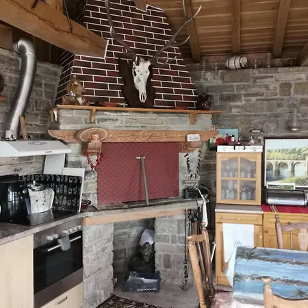 Panzió Affordable With Bbq 5 Min Drive From Lusi