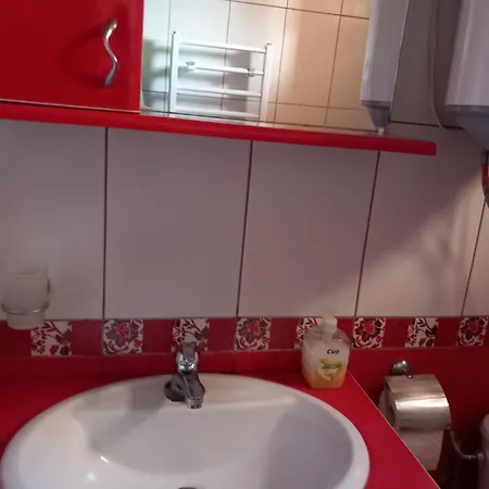 Panzió Affordable With Bbq 5 Min Drive From Lusi 3*