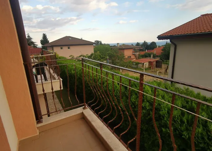 Bed & Breakfast Affordable With Bbq 5 Min Drive From Lusi