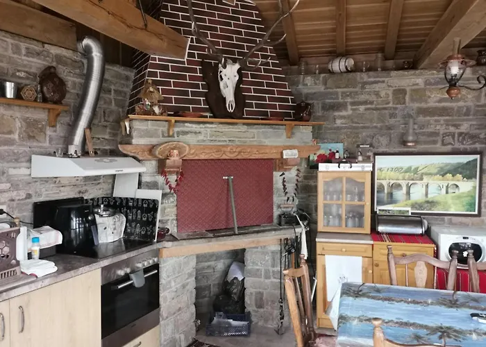 Bed & Breakfast Affordable With Bbq 5 Min Drive From Lusi